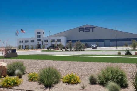 AST SpaceMobile（ASTS）股价飙升5%，高管遣散计划引发收购猜测