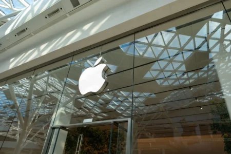 苹果（AAPL）股价下跌2%，因美银指出Meta Muse AI竞争风险