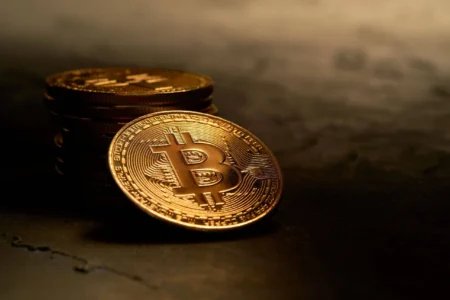 比特币、以太坊和XRP触及关键支撑区域：以下是需要关注的价格水平
