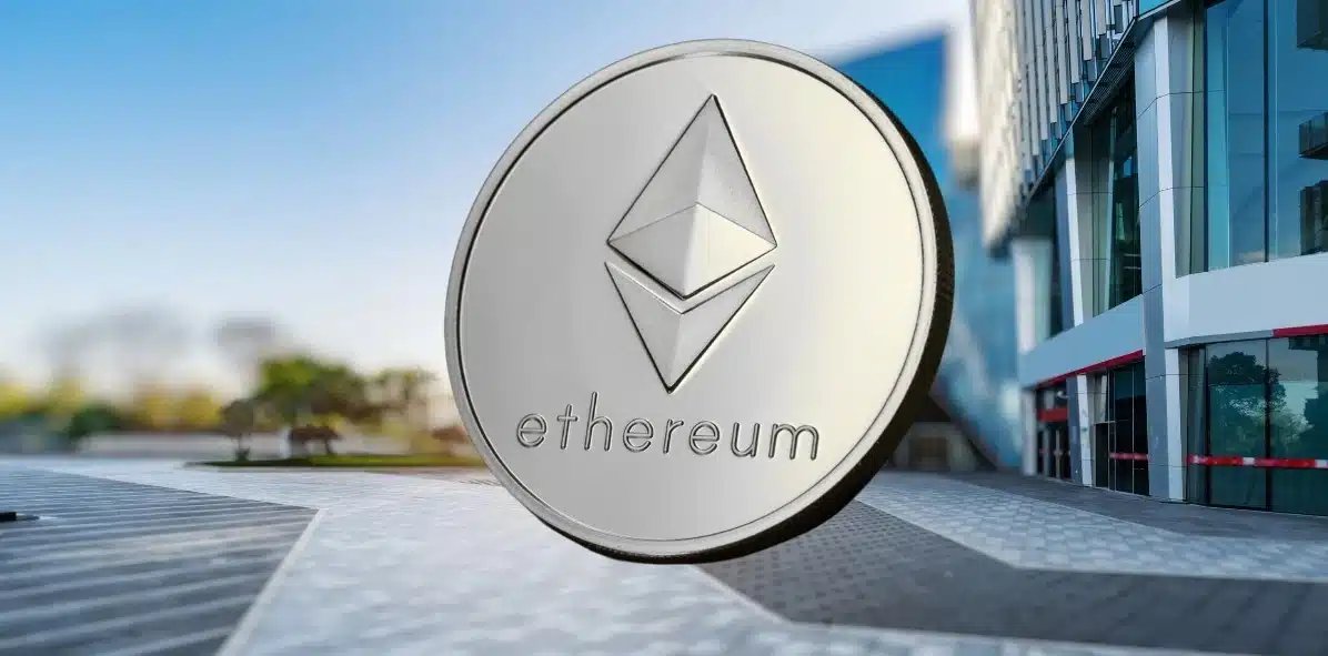 以太坊面临2000美元下跌风险，鲸鱼抛售16万枚ETH，分析师发出警告