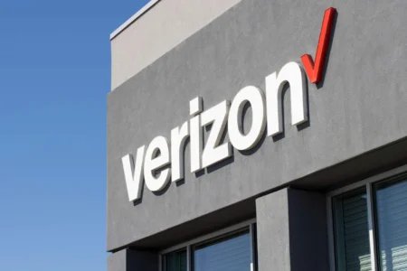 Verizon Communications Inc. (VZ) 股价飙升：6G扩张瞄准AI与智能眼镜