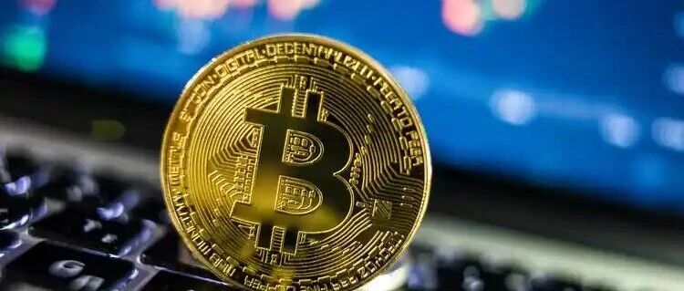 太疯狂!比特币狂飙突破79000美元后遭巨鲸狙击,本周暴涨超20%,空头血亏30亿,8万大关能否攻克?