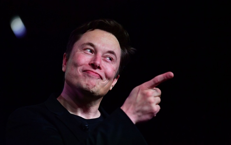 马斯克:明年向每个美国儿童赠送一股SpaceX股票,总价值约105亿美元