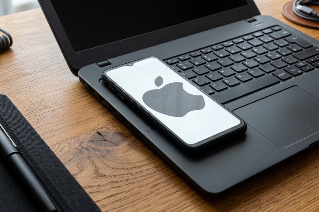 iPhone Duo、iPhone Fold还是iPhone Ultra？苹果折叠屏手机命名之争