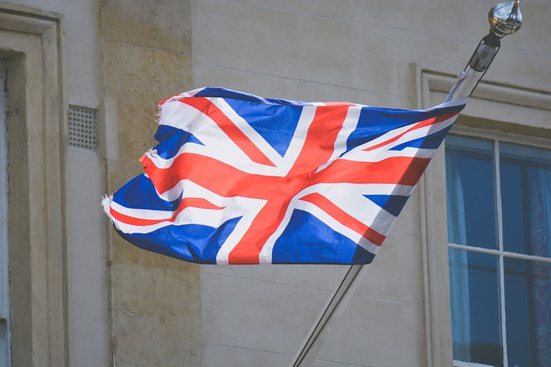 英国央行按兵不动符合预期，行长警告冲突持续或被迫收紧政策