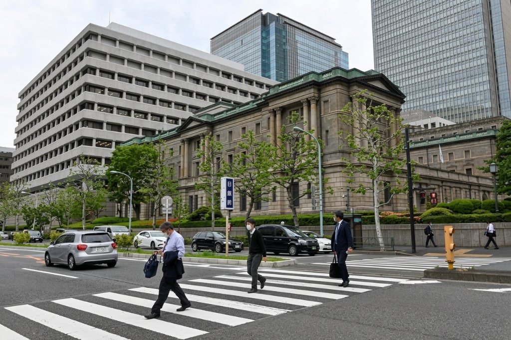 临时国有化、资本注入与市场化退出:日本如何化解地方银行系统性危机