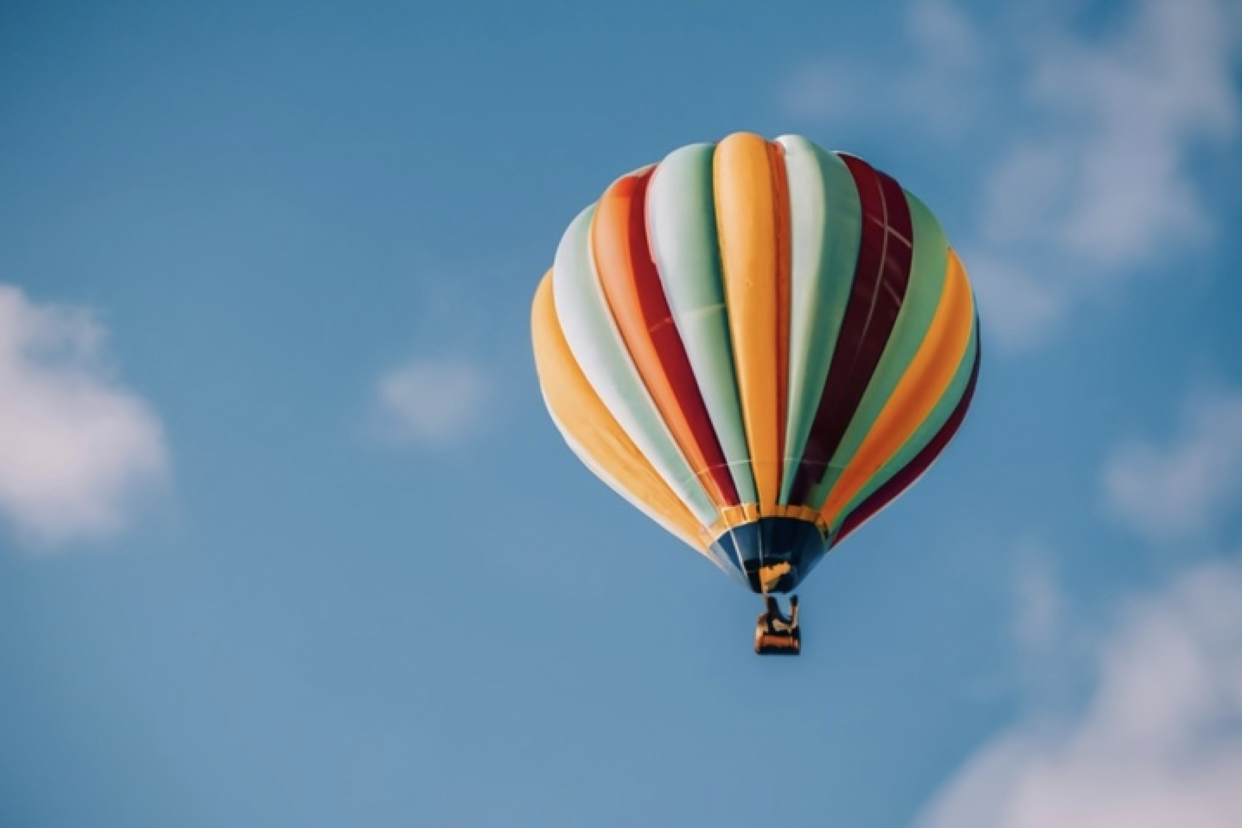 韩股大跌、港股大涨,AI交易风向变了?