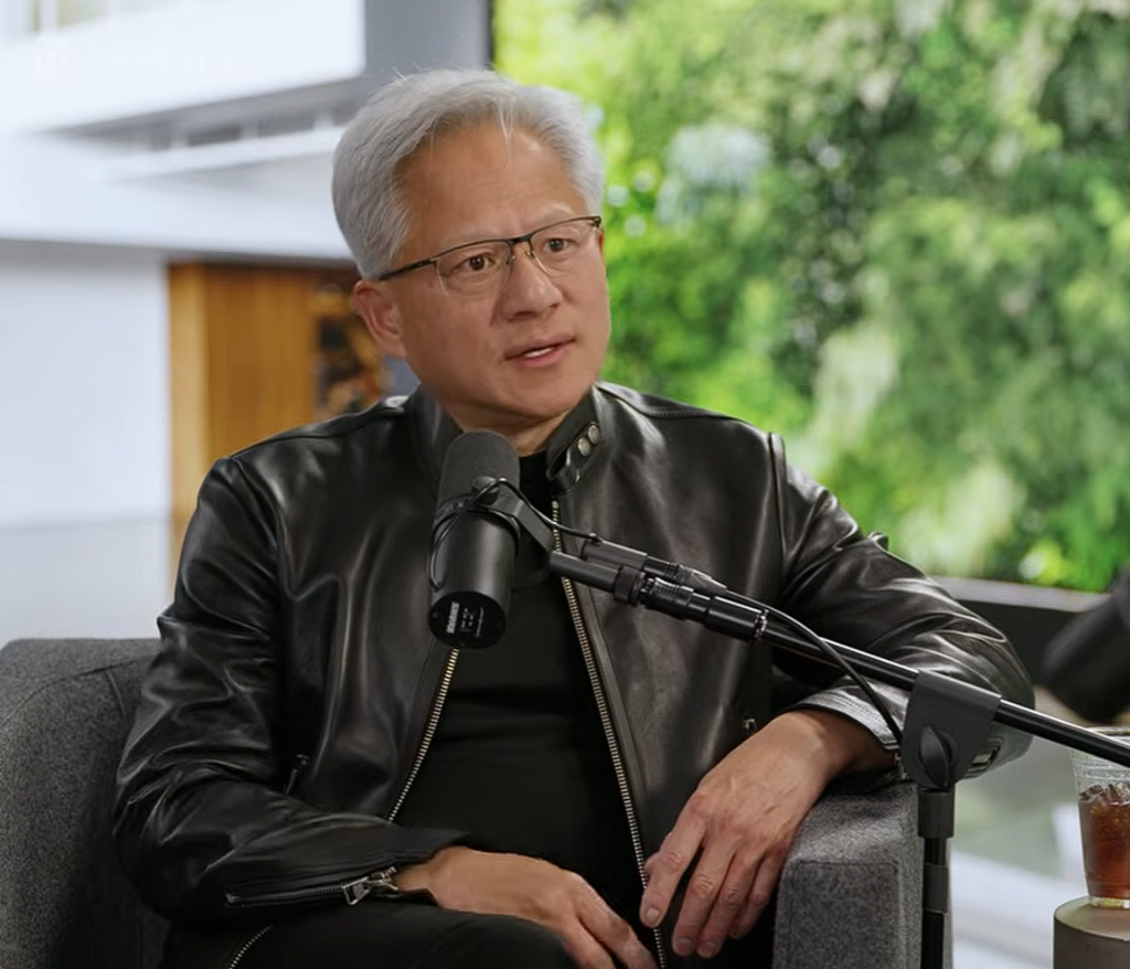 黄仁勋:AI“末日论”太过火,安全问题可以靠工程解决